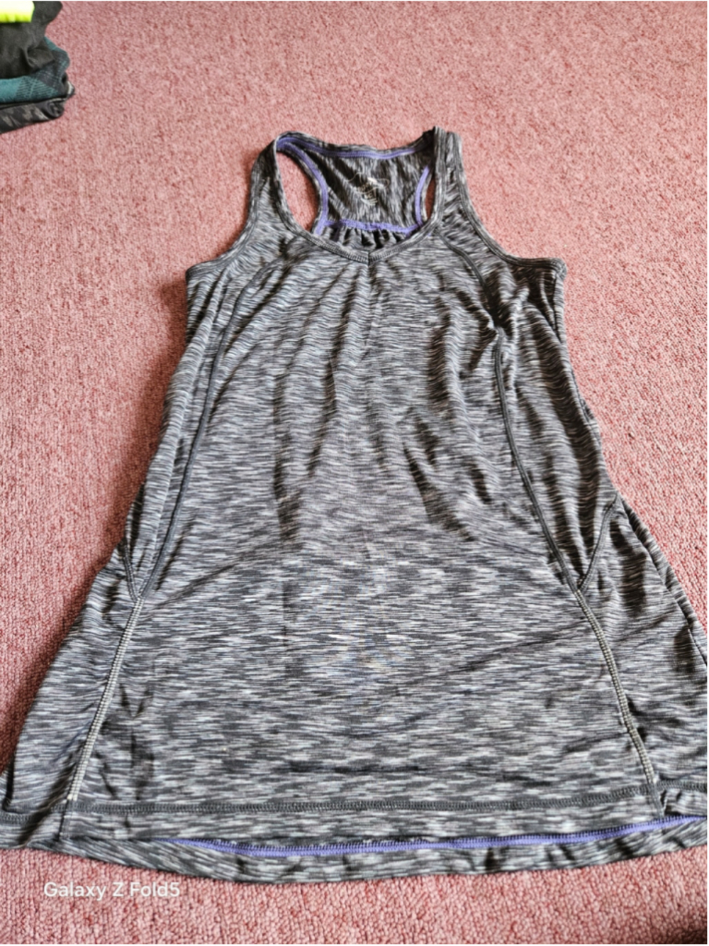 Womans tank size small. So cute